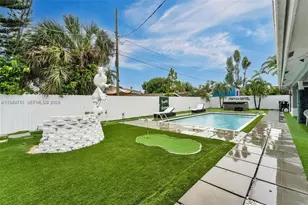 806 NE 6th St, Hallandale Beach, FL 33009 - Photo 8