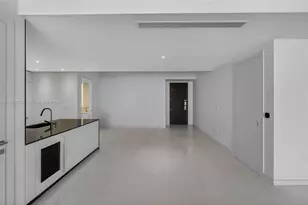 300 N Biscayne Blvd Way, Miami, FL 33131 - Photo 4