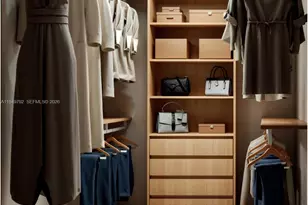 300 N Biscayne Blvd Way, Miami, FL 33131 - Photo 16