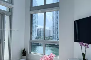 300 S Biscayne Blvd, Miami, FL 33131 - Photo 20