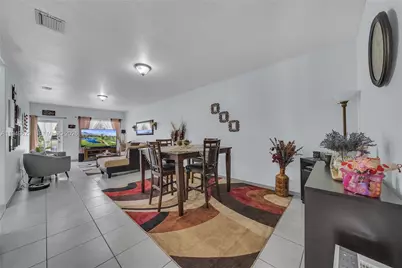 7567 N Augusta Dr #Front, Hialeah, FL 33015 - Photo 8