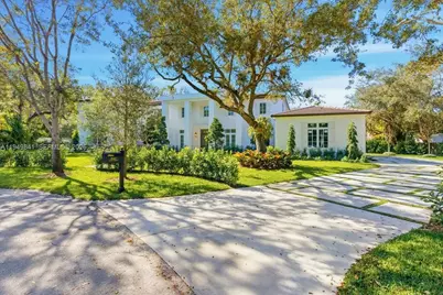 5940 SW 100th Ter, Pinecrest, FL 33156 - Photo 2