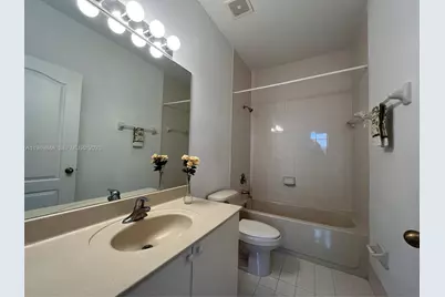 2551 SE 16th Ter #204, Homestead, FL 33035 - Photo 6