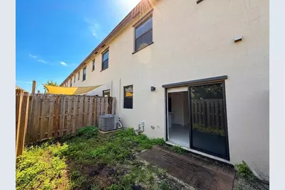 21050 NE 8th Ave, Miami, FL 33179 - Photo 26