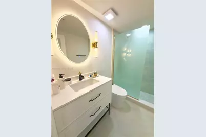 400 Kings Point Dr #518, Sunny Isles Beach, FL 33160 - Photo 10