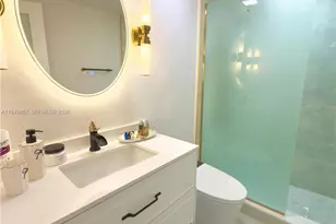 400 Kings Point Dr, Sunny Isles Beach, FL 33160 - Photo 10