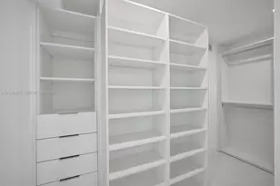 7135 Collins Ave, Miami Beach, FL 33141 - Photo 32