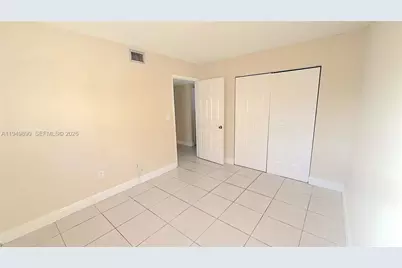 5461 W 24th Ave #18, Hialeah, FL 33016 - Photo 6