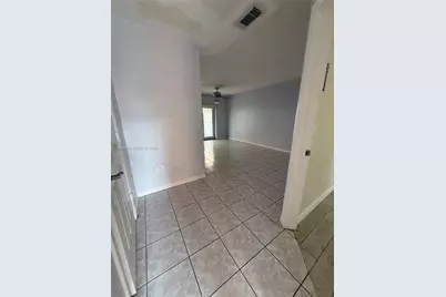 10644 NW 87th Ct #10644, Hialeah Gardens, FL 33018 - Photo 8
