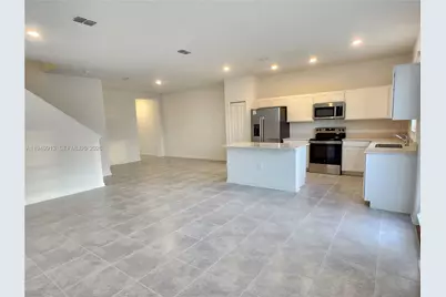 108 Bogey Dr, Davenport, FL 33896 - Photo 4