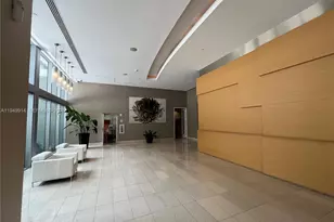 79 SW 12th St, Miami, FL 33130 - Photo 2