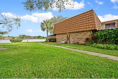 11875 SW 12th Pl, Davie, FL 33325 - Photo 4