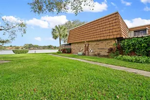 11875 SW 12th Pl, Davie, FL 33325 - Photo 4