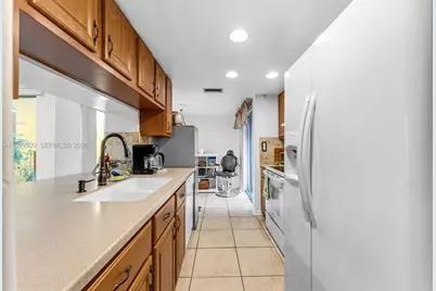 1304 Redstart Ct, Homestead, FL 33035 - Photo 14