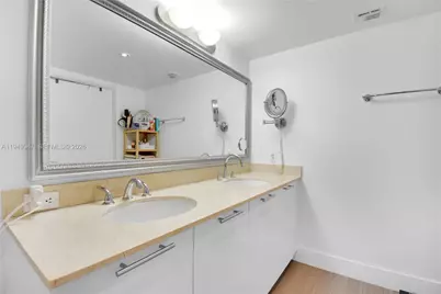 1800 N Bayshore Dr #3410, Miami, FL 33132 - Photo 20