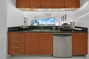 1800 N Bayshore Dr, Miami, FL 33132 - Photo 14