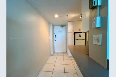 5445 Collins Ave #1425, Miami Beach, FL 33140 - Photo 10