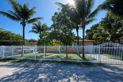 576 NW 147th St #0, Miami, FL 33168 - Photo 2