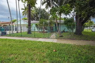 11121 SW 203rd Terrace, Cutler Bay, FL 33189 - Photo 2