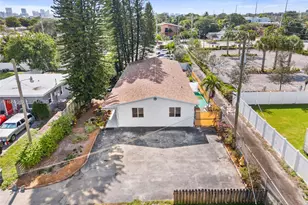 208 NE 4th St, Hallandale Beach, FL 33009 - Photo 42