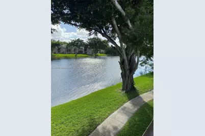 2361 NW 96th Ter #18O, Pembroke Pines, FL 33024 - Photo 4
