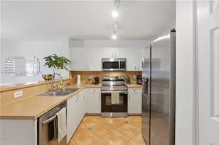 12652 SW 54th St, Miramar, FL 33027 - Photo 8