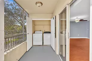 2810 N Oakland Forest Dr, Oakland Park, FL 33309 - Photo 16