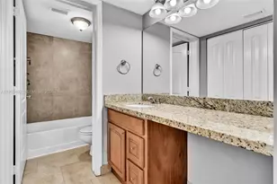 2810 N Oakland Forest Dr, Oakland Park, FL 33309 - Photo 22