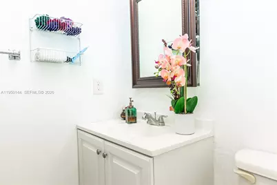 351 Cambridge Rd #107, Hollywood, FL 33024 - Photo 8