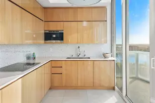 50 South Pointe Dr, Miami Beach, FL 33139 - Photo 48