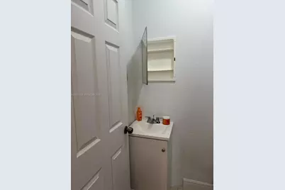 2099 NW 26th Ave, Fort Lauderdale, FL 33311 - Photo 14