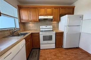 8135 Sunrise Lakes Blvd, Sunrise, FL 33322 - Photo 32