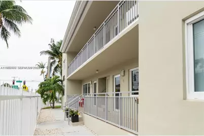 625 77th St, Miami Beach, FL 33141 - Photo 4