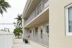 625 77th St, Miami Beach, FL 33141 - Photo 4