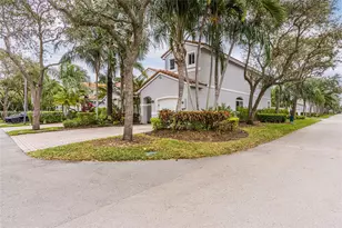 1140 Canella Ln, Hollywood, FL 33019 - Photo 2