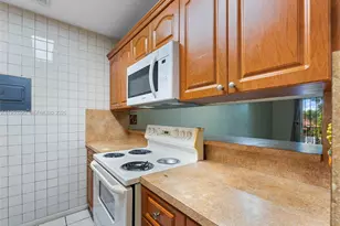 3001 SW 2nd St, Miami, FL 33135 - Photo 8