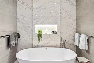 1000 S Pointe Dr, Miami Beach, FL 33139 - Photo 22