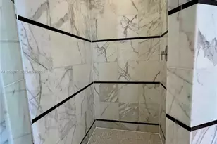 4391 Collins Ave, Miami Beach, FL 33140 - Photo 14