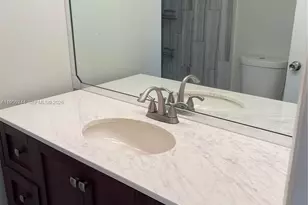 4785 SW 62nd Ave, Davie, FL 33314 - Photo 4