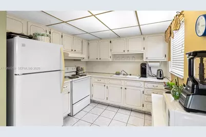 2031 Dewey St #302, Hollywood, FL 33020 - Photo 6