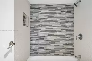 100 Bayview Dr, Sunny Isles Beach, FL 33160 - Photo 28