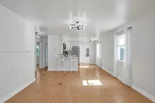 920 NE 34th Ct, Oakland Park, FL 33334 - Photo 2
