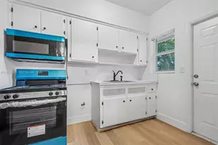 9160 NE 8th Ave, Miami Shores, FL 33138 - Photo 12