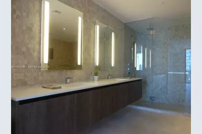 88 SW 7th St #2203, Miami, FL 33130 - Photo 10