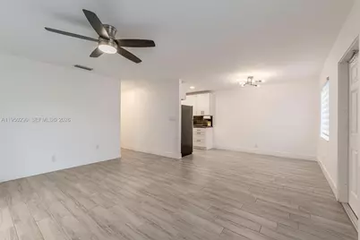 130 NW 57th St #1, Oakland Park, FL 33309 - Photo 6