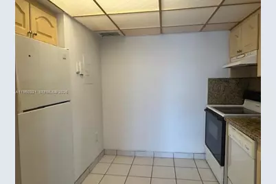 3675 N Country Club Dr #210, Aventura, FL 33180 - Photo 14