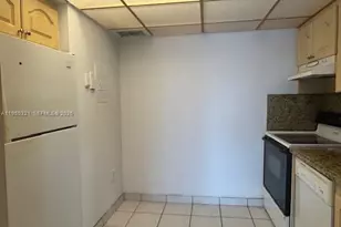 3675 N Country Club Dr, Aventura, FL 33180 - Photo 14