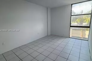 3675 N Country Club Dr, Aventura, FL 33180 - Photo 20