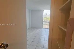 3675 N Country Club Dr, Aventura, FL 33180 - Photo 24