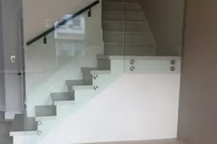 8135 NW 108th Ave, Doral, FL 33178 - Photo 12